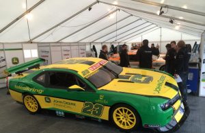Jan Magnussen i John Deere-klæder