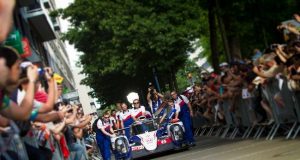 TOYOTA Racing completes scrutineering ahead of the 2014 Le Mans 24 Hours Foto: Toyota Hybrid Racing. Omlægning af Le Mans paraderute er i fuld gang.