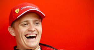 Den danske Ferrari-fabrikskører, Nicklas Nielsen, sikrede for andet år i træk en VM-titel, da han lørdag aften tog sæsonens fjerde løbssejr i finalen i FIA World Endurance Championship.