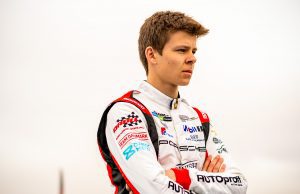 Farten var i top, men Bastian Buus måtte alligevel tage fra Nogaro uden topresultater, da en række uheldige straffe forhindrede den danske Porsche-kører i at kæmpe for mulige podieplaceringer.