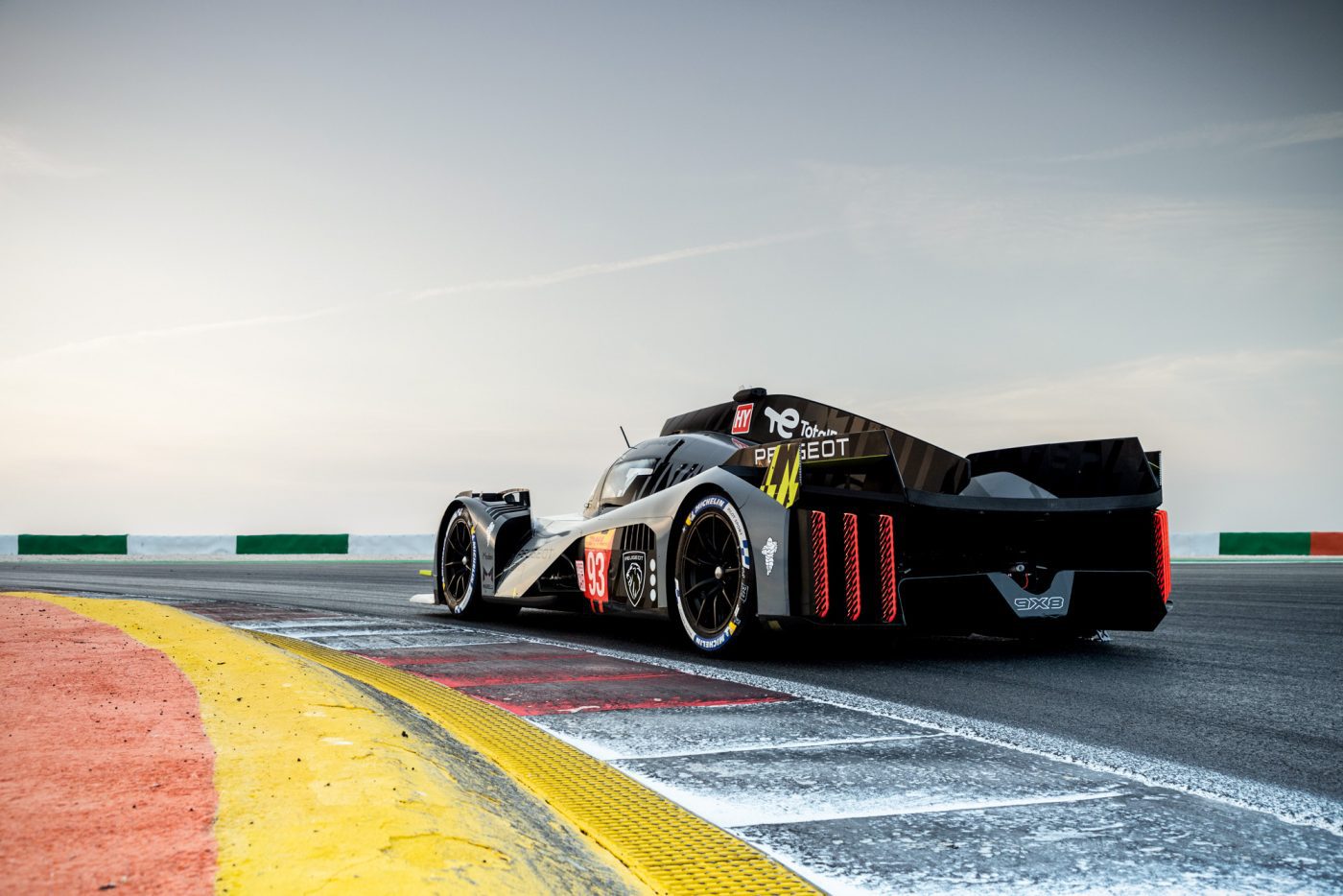 Peugeot har endelig løftet sløret for mærkets nye Hypercar, og Mikkel Jensen bliver en af de seks fabrikskørere, som skal i aktion, når 9X8 får debut i VM-løbet på Monza i juli.