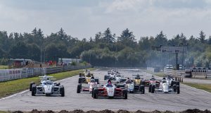 Et stærkt felt af unge racerkørere indleder Formel 4-sæsonen på Padborg Park i weekenden.