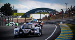 Le Mans er hårdt og ubarmhjertigt; også for deltagerne i Road to Le Mans-klassen. Malthe Jakobsen havde i lørdagens løb kun to omgange til at vise sit værd - og det gjorde han i høj grad.