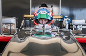 Anden afdeling af Formel 4-mesterskabet venter forude. Julius Dinesen og Victor T. Nielsen er klar til endnu en ny bane.