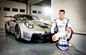 Efter blot tre sæsoner i en international racerbil har 19-årige Bastian Buus nået sit mål om at blive Porsche Junior. Danskeren har sikret den prestigefyldte kontrakt efter en shootout mod andre unge talenter fra hele verden.