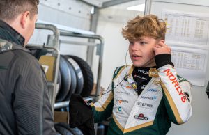 For STEP Motorsports kører, nordjyske Victor T. Nielsen, var tempoet til stede fra start. Således var han under tre tiendedele sekund fra pole position og kunne starte første løb fra tredjepladsen.