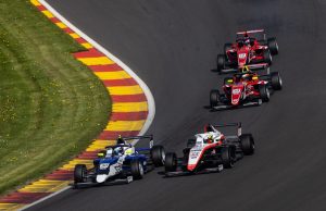 I weekenden kørtes første afdeling af det spanske Formel 4-mesterskab på Spa-Francorchamps i Belgien. Theodor fik en god start på sæsonen trods enkelte benspænd undervejs.