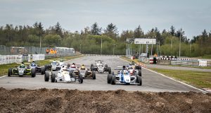 Der er ikke gået to uger siden, de sidst var i aktion, men fredag og lørdag er talenterne i Formel 4 tilbage på asfalten.