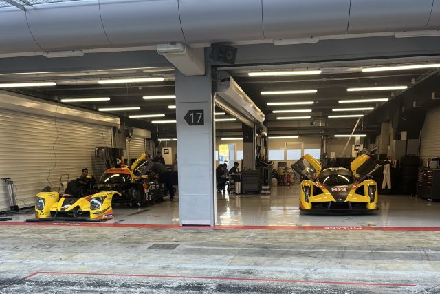 Torsdag og fredag skal Mikkel Gaarde Pedersen køre løb i en LMP4-prototype
