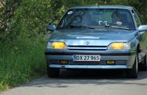 Mesterskabet i Touring-klassen føres inden 4. afdeling af Maria og Birch Johannesen fra Græsted, som deltager i en meget sjælden Renault 25 fra 1991.