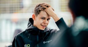 GTWC Asia: Bastian Buus hjalp teamkammerat knusende tæt på mesterskab