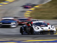 Michael Christensen skuffet efter Petit Le Mans Michael Christensen og holdkammeraterne Laurin Heinrich og Klaus Bachler måtte nøjes med en skuffende ottendeplads ved den amerikanske klassiker Petit Le Mans. Det ti timer lange løb, bød på for mange udfordringer for den halloween bemalede "Skeleton Rexy" Porsche fra AO Racing og de sluttede to omgange efter den vindende bil.