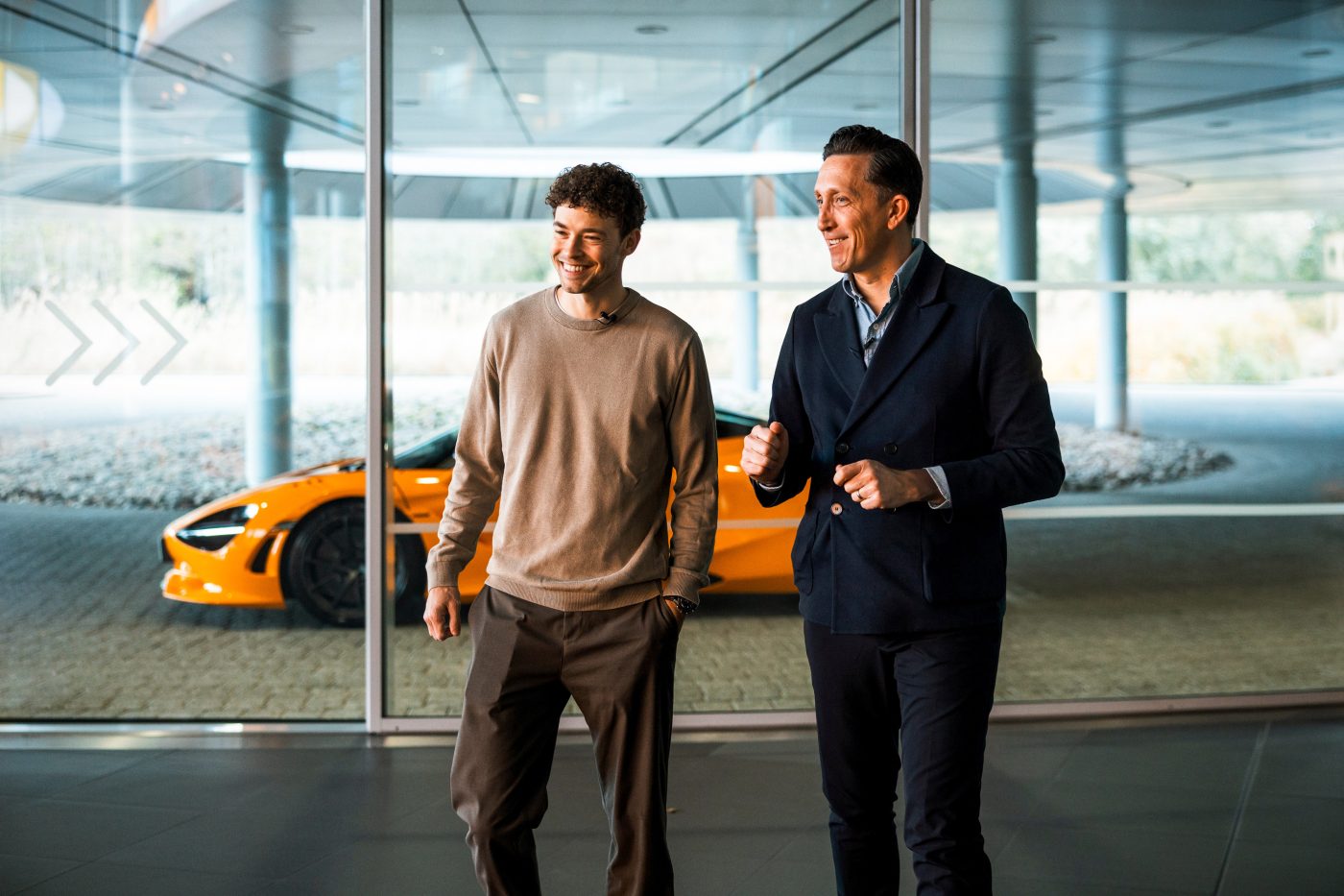 Mikkel Jensen og teamchef hos McLaren Endurance Racing, James Barclay.