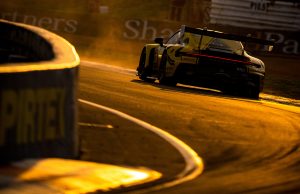 Bastian Buus sluttede top-seks i brutalt Bathurst-drama Den danske Porsche-stjerne kæmpede sig igennem et dramatisk 12-timersløb på Bathurst og sluttede den australske klassiker på en sjetteplads – kun 11 sekunder fra den vindende bil.