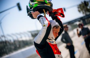 Frederik Schandorff leverede et stærkt comeback i tredje afdeling af IMSA-mesterskabet på gadebanen i Long Beach, hvor danskeren sikrede en fjerdeplads med Inception Racing.
