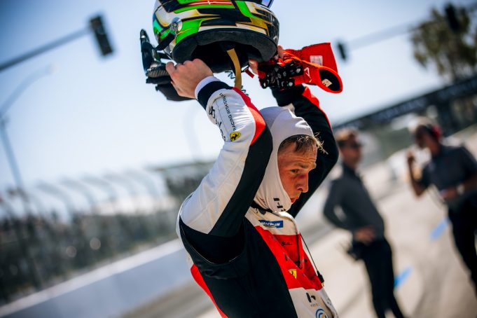 Frederik Schandorff leverede et stærkt comeback i tredje afdeling af IMSA-mesterskabet på gadebanen i Long Beach, hvor danskeren sikrede en fjerdeplads med Inception Racing.