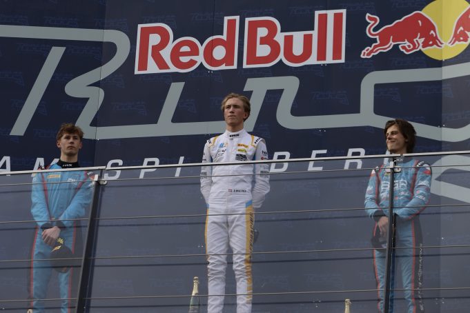 Formel 4-kører David Walther toppræsterede i weekendens sæsonåbner af det centraleuropæiske Formel 4-mesterskab på Red Bull Ring i Østrig med to løbssejre og en tredjeplads.