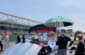 Varme og tekniske problemer gav en svær weekend på Monza