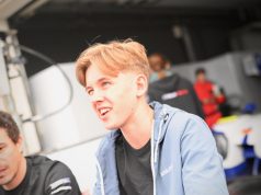 Mikkel Gaarde Pedersen før Le Mans: ”Jeg skal forbedre min banerekord fra sidste år!” En af sæsonens vigtigste løbsweekender for Mikkel Gaarde Pedersen nærmer sig med hastige skridt. Hele den næste uge tilbringer han i Frankrig, hvor det hele kulminerer fredag. På samme bane som til 24-timersløbet deltager han i det tre timer lange Road to Le Mans-løb.