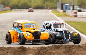 Hvem bliver årets master i Legend Car Cuppen? Dennis Ladefoged (15) var forårssæsonens bedste master-kører og slog Michael Søvang Christensen (21) flere gange (foto: Grippo).