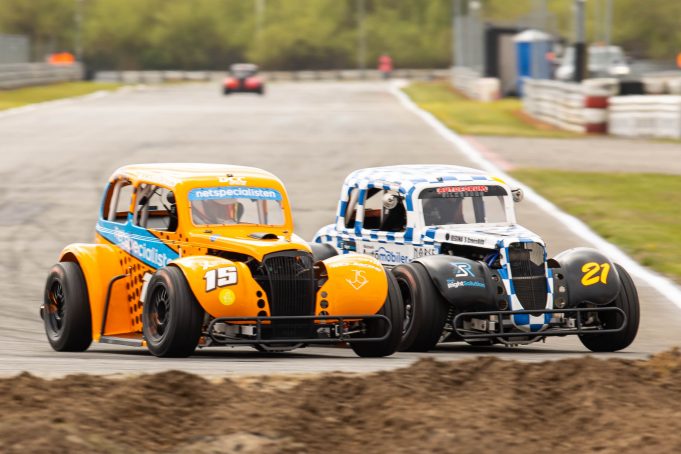 Dennis Ladefoged (15) var forårssæsonens bedste master-kører og slog Michael Søvang Christensen (21) flere gange (foto: Grippo).