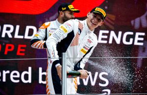 Dansk triumf i Spanien: Bastian Buus ny mester i GT World Challenge Dansk triumf i Spanien: Bastian Buus ny mester i GT World Challenge