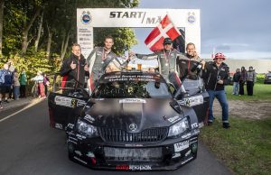 Hjemmebanesejr i Rally Stoholm Glæden var stor, da Jan Petersen og Mads Dalsager kunne fejre sejren ved Stoholm Fritids- & Kulturcenter (foto: Jokum Tord Larsen).