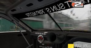 Screenshot fra rFactor 2, der viser Nissan GT-R i regnvejr