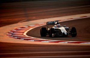 Både McLaren og Kevin Magnussen maner til besindighed, når det gælder danskerens seneste optræden for teamet i tests forud for 2014-sæsonen.
