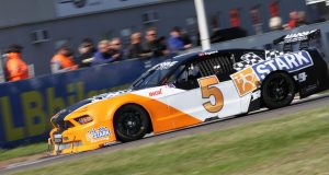 Casper Elgaard krydsede målstregen først i første kvalifikationsheat, men fik en straf for en kollision med Jan Magnussen (foto: CNPhoto.dk)