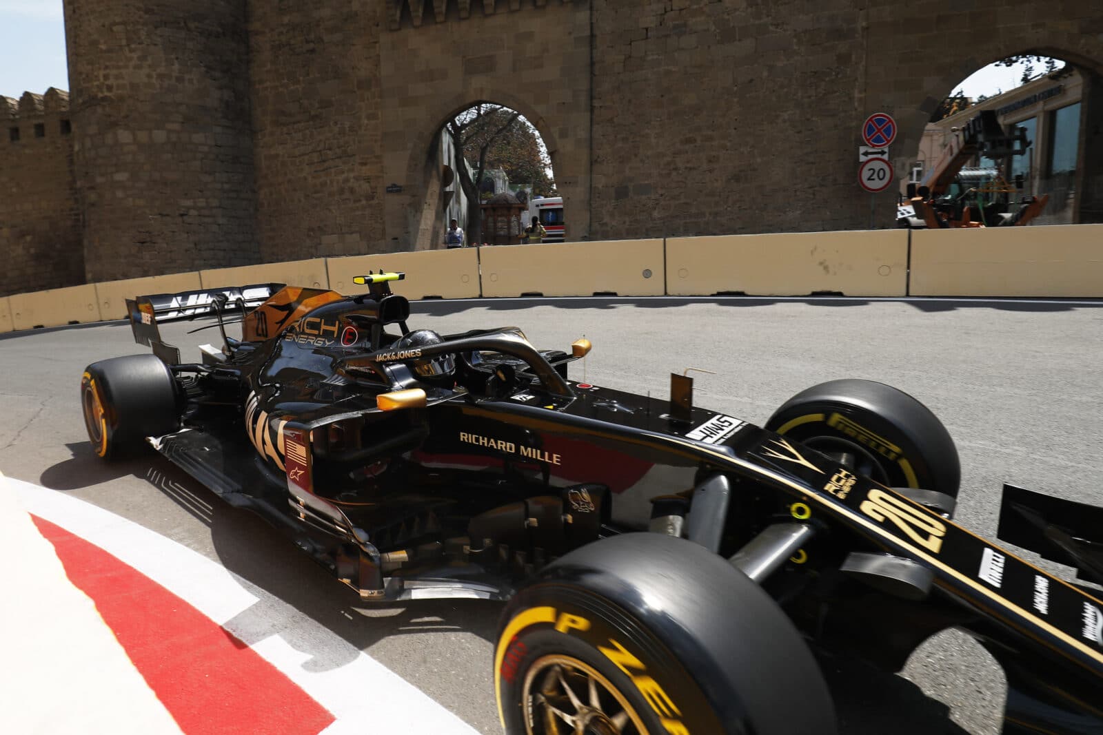 Kevin Magnussen i Baku 2019