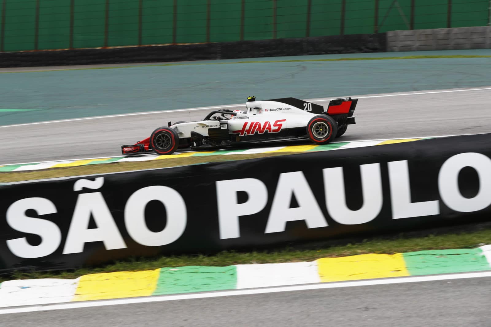 Kevin Magnussen og Haas F1 Team kom fra det brasilianske Grand Prix med point