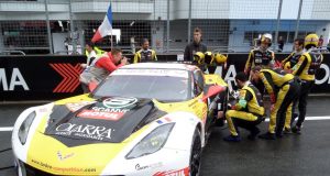 Larbre Competition med Nicolai Sylvest er ved at gøre klar på gridden på Fuji-banen i JapanLarbre Competition er ved at gøre klar på gridden på Fuji-banen i Japan