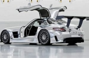 De historiske mågevinger er tilbage på racerbanerne med Mercedes SLS AMG GT3