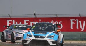 Michel Nykjær kæmper i sin Seat Leon med tyskeren Franz Engstler i Audi TT