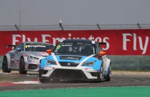 Michel Nykjær kæmper i sin Seat Leon med tyskeren Franz Engstler i Audi TT