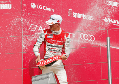 Nicklas Nielsen på podiet på Nürburgring