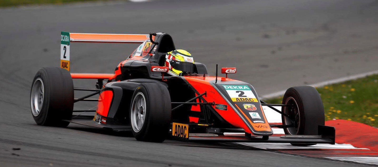 Frederik Vesti kører både i DK og i Tyskland.