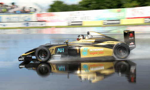 Daniel Lundgaard fører Formel 4 Renault serien 2017