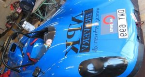 Her er den ekstra udstødning monteret