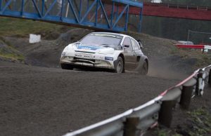Den forgangne weekend fik Danmark en ny rekordindehaver af acceleration inden for banesport. Søndag fik Ulrik Linnemann nemlig muligheden for at teste en rallycross supercar på Gardermoen i Norge. I denne type racerbil flytter nålen i speedometeret sig op på 100 km/t på ca. 1,9 sekund.